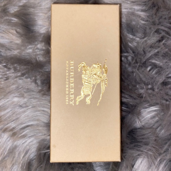 Brand New beautiful Burberry Sunglasses - Picture 4 of 10